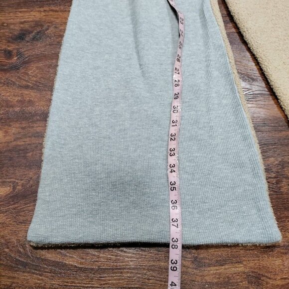 DONNI. Unisex Two-Tone Beige And Gray Soft Comfy Neck Warmer Scarf, NWT - Picture 13 of 14